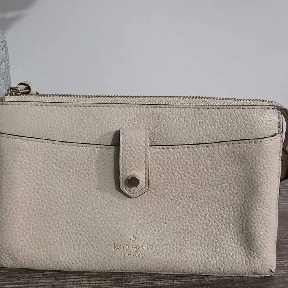 Kate Spade Crossbody - Picture 5 of 11